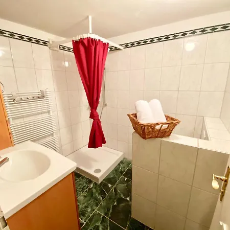 Apartment Ferienwohnungen Zum Saibling Uberlingen