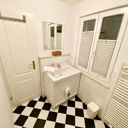 Apartment Ferienwohnungen Zum Saibling Uberlingen